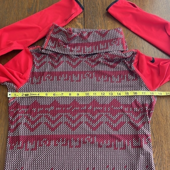 Nike Pro dry fit turtleneck long sleeves solid red sleeves red pattern size L - Picture 7 of 12